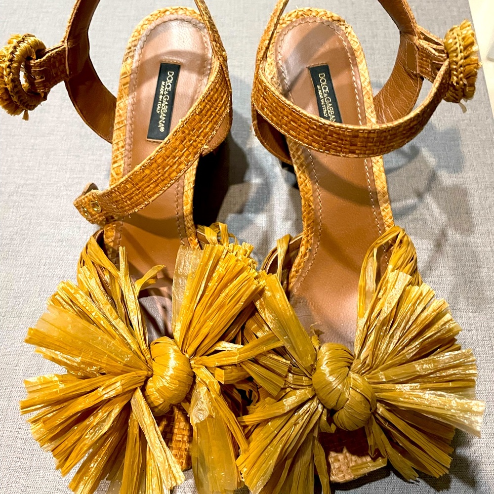 Dolce & Gabbana artistic heels in perfect condition